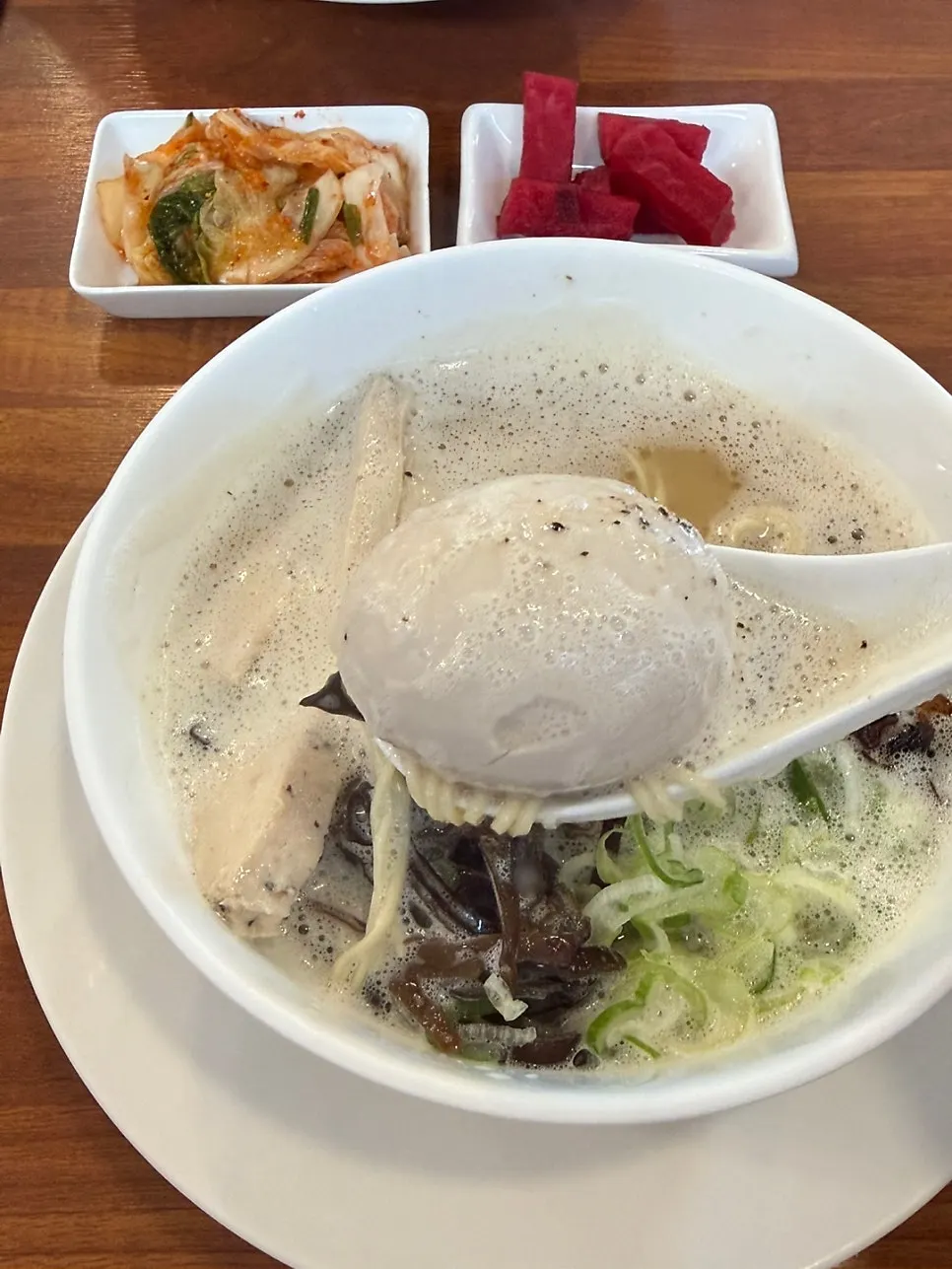 토리빠이탄 라멘 위 토핑
