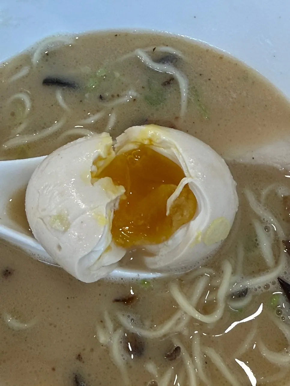 간이 잘 밴 반숙 달걀
