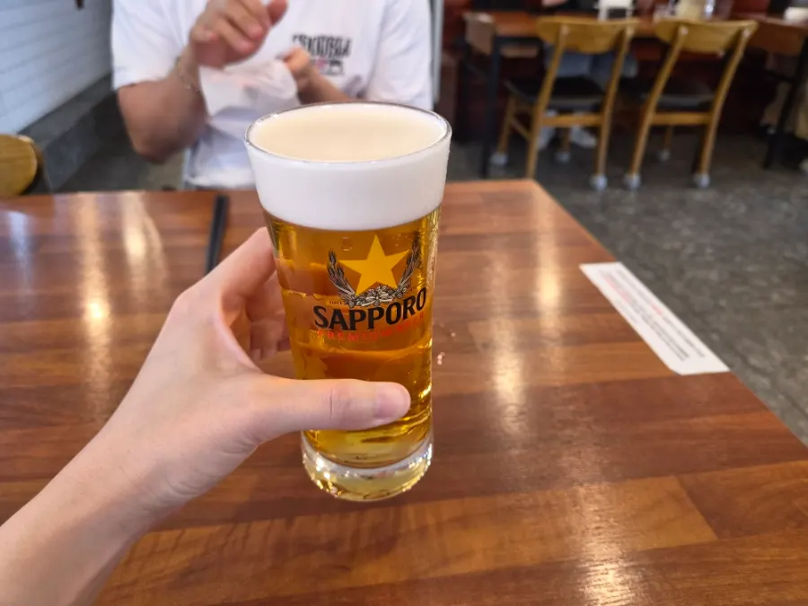 오레노라멘 강남점 테이블 세팅과 치킨무