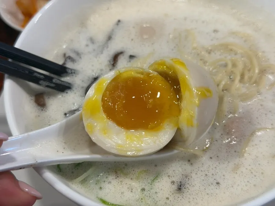Close-up of the soft chicken topping