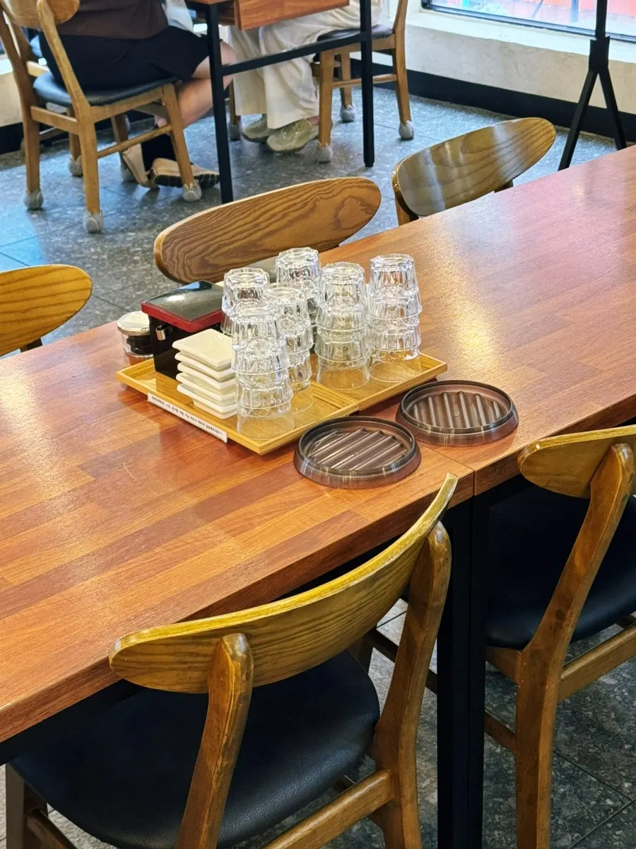 오레노라멘 강남점 일반 테이블 좌석