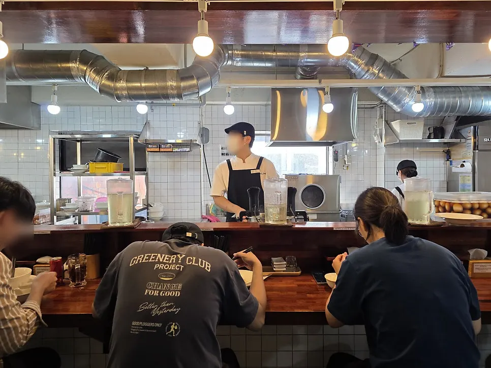 Entrance to Oreno Ramen Gangnam