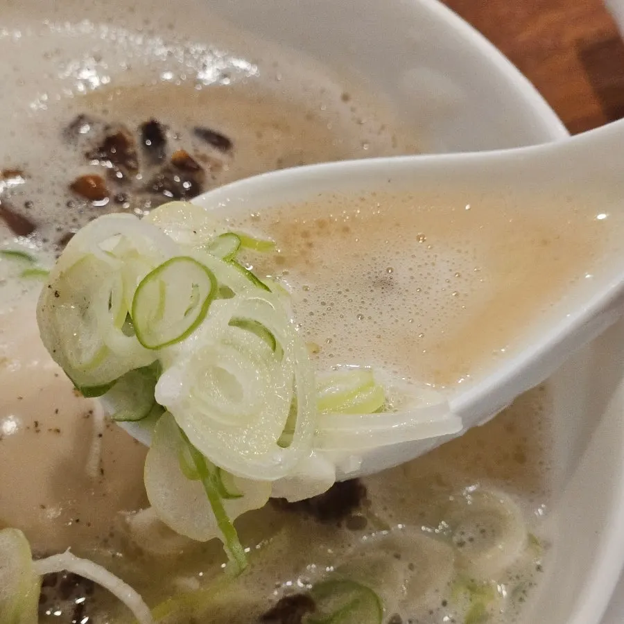 Tori paitan broth and thin noodles