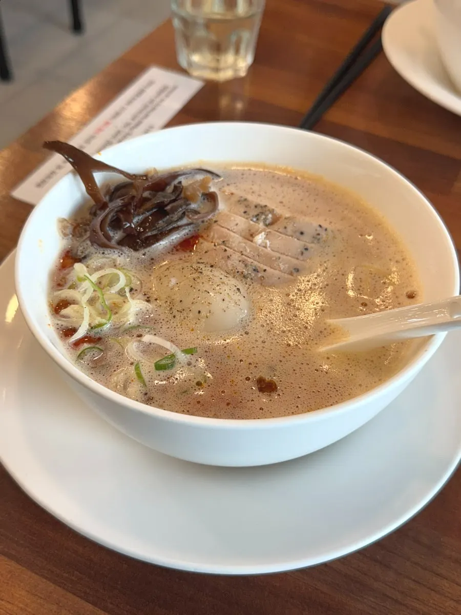 나란히 놓인 카라빠이탄과 토리빠이탄