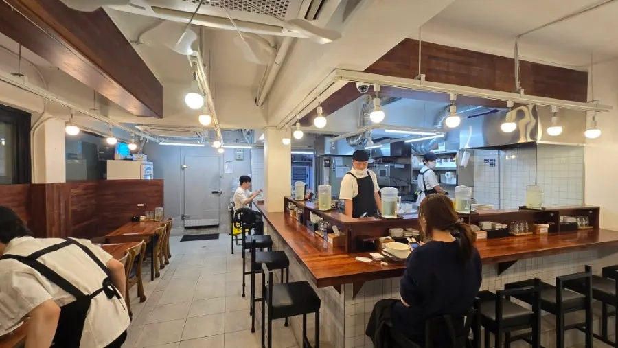 오레노라멘 은평점 매장 입구