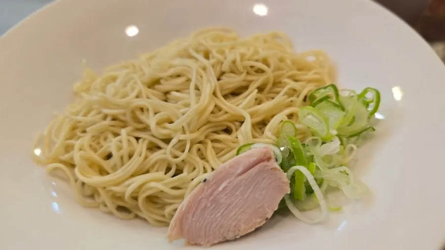 면과 국물을 리필한 라멘 그릇