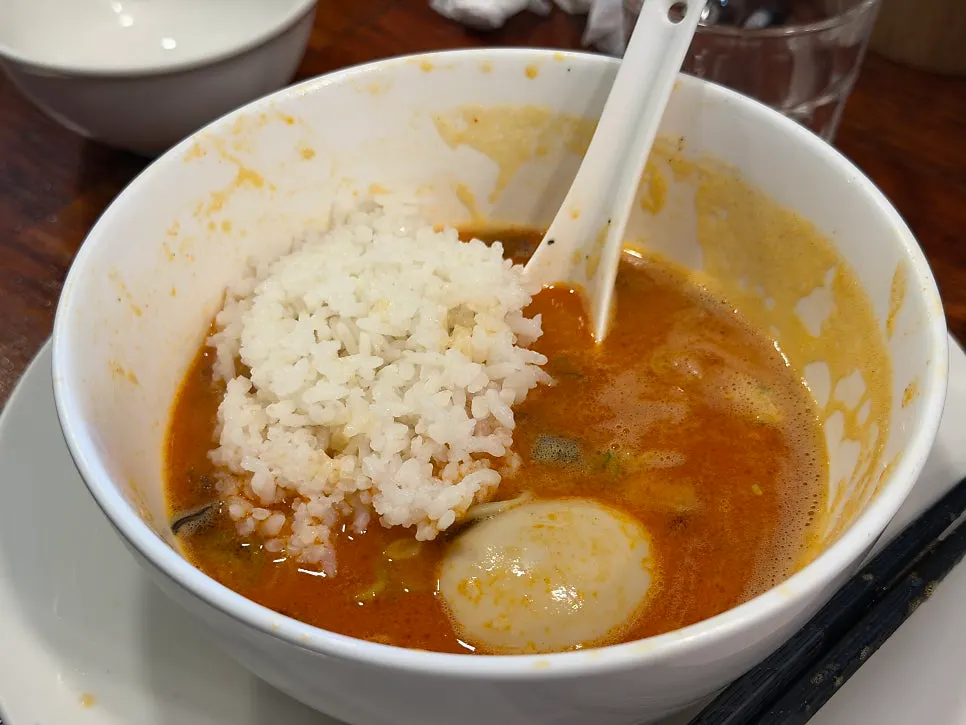 An extra bowl of rice ordered as a side