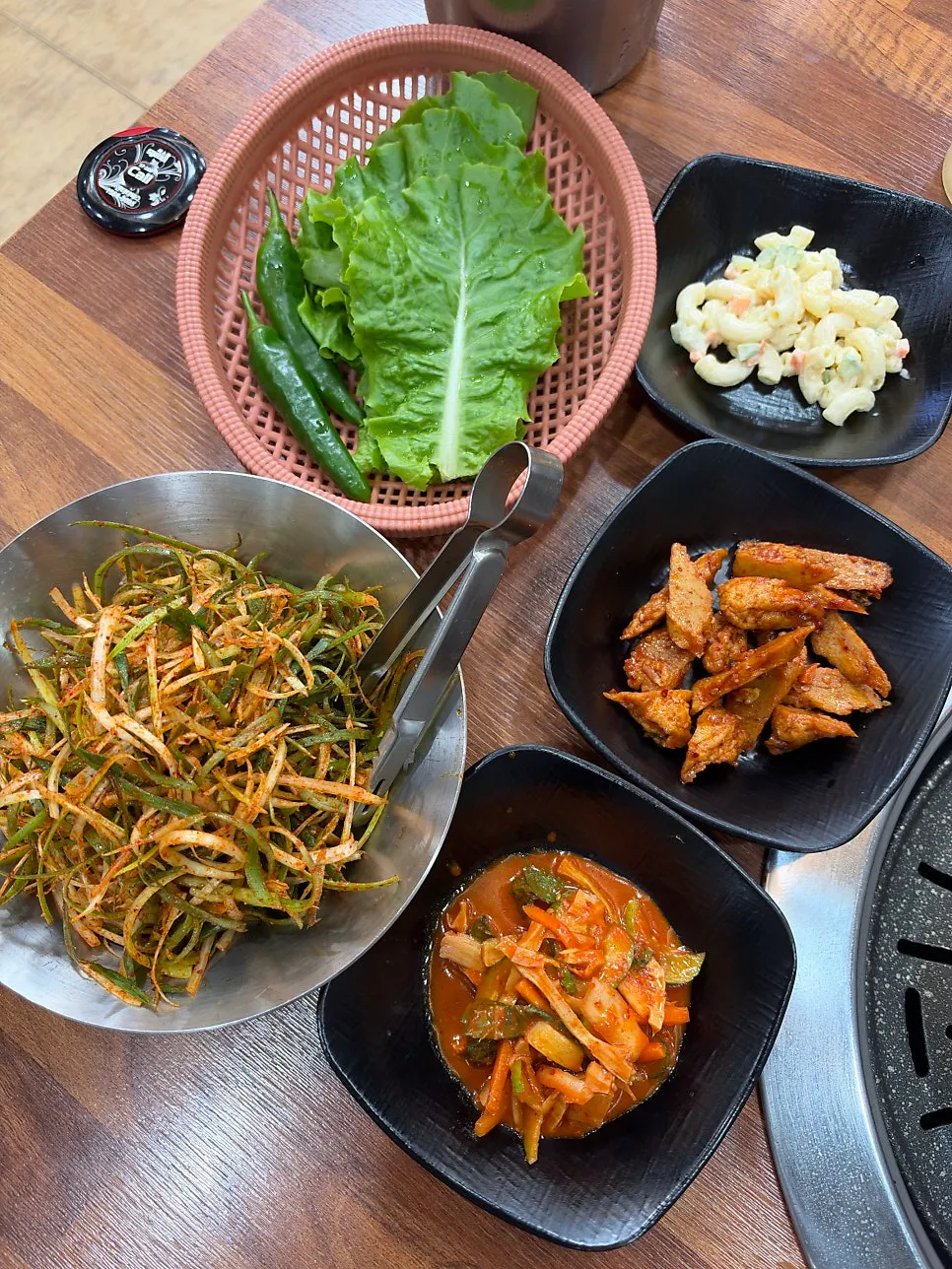 Full spread of side dishes at Oreumak Garden Jungmun Main Branch