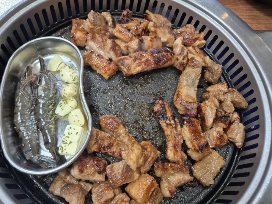 푸짐하게 먹은 양념갈비 마무리 컷