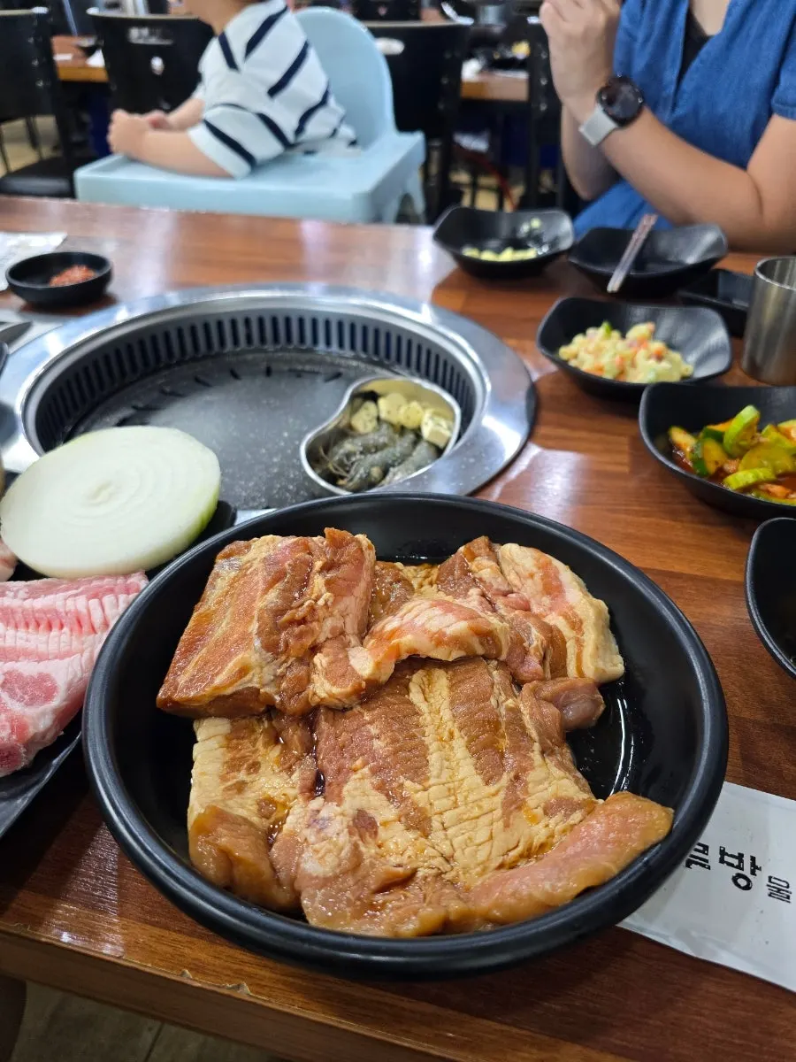 백돼지 생갈비 고기 색감