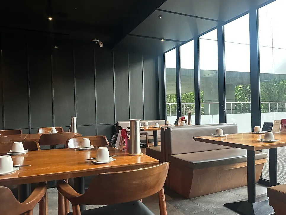 Overview of tables and seating inside Orot Robata
