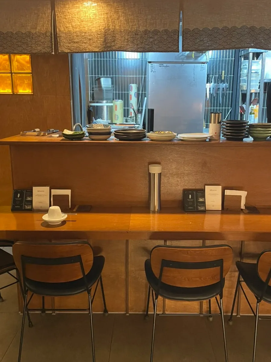 2-seat and 4-seat tables at Orot Silbi