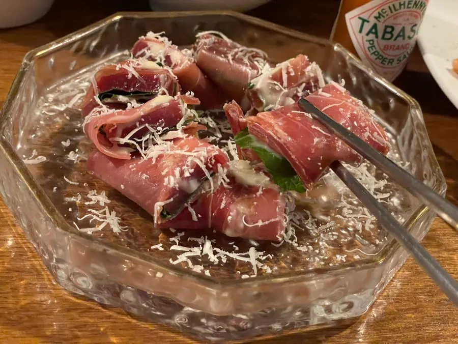 A plate of Orot Silbi's jamón maguro