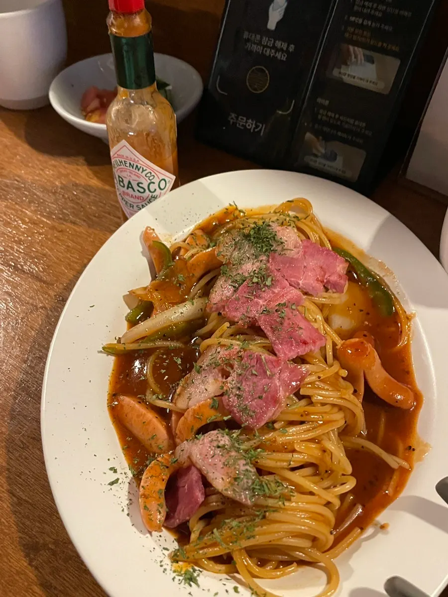 Date-night table at Orot Silbi with food and drinks