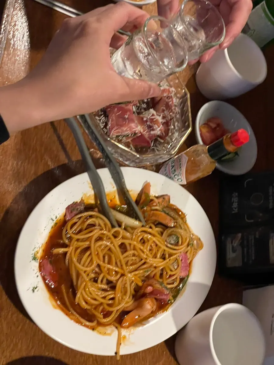 Table pairing Orot Silbi's food with soju