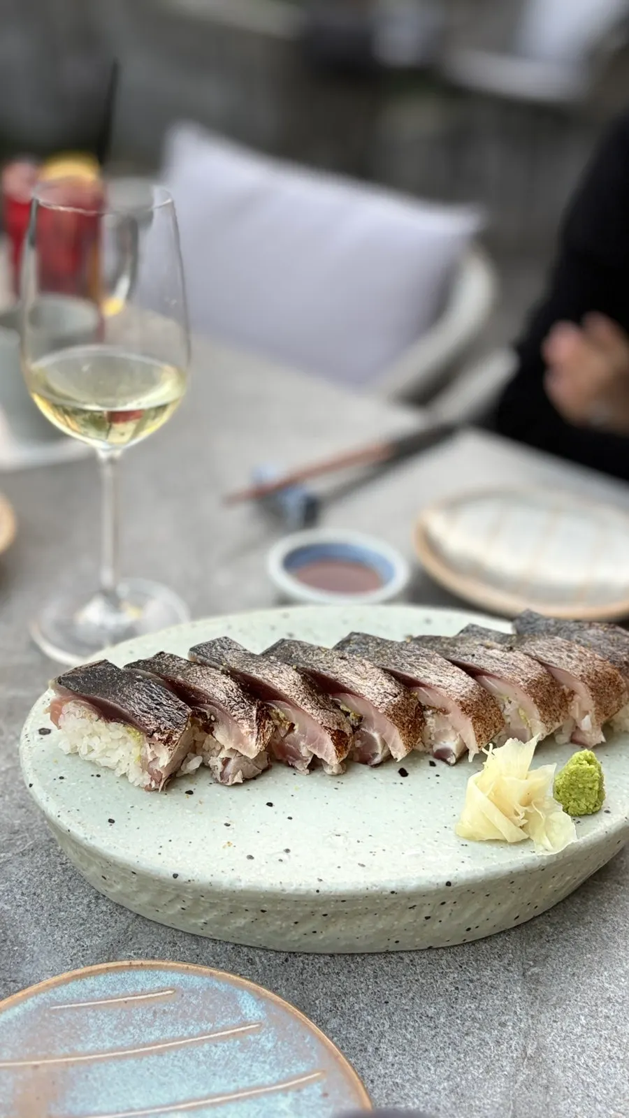 오사 청담 야외좌석 세팅과 음료