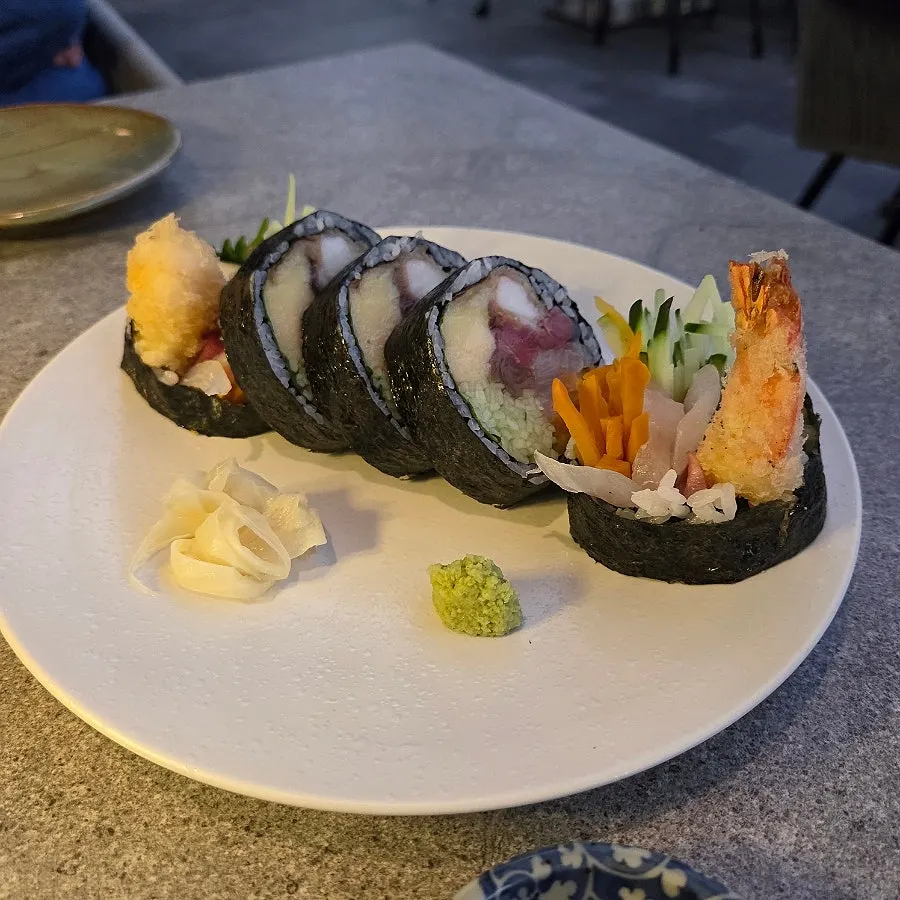 Half-order seasonal sashimi futomaki at Osa Cheongdam