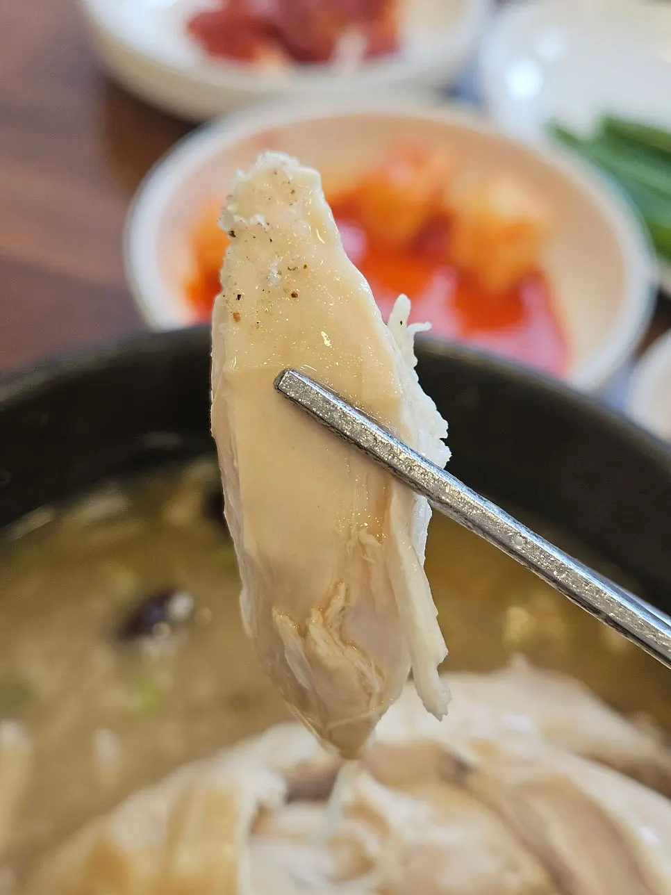 Thoroughly boiled samgyetang chicken