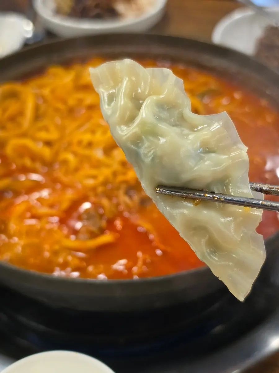 면을 따로 곁들인 고기짬뽕