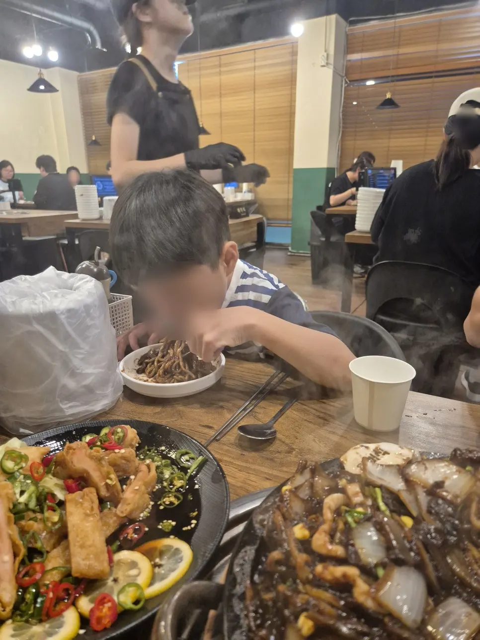 Dami Sik menu spread good for eating with kids