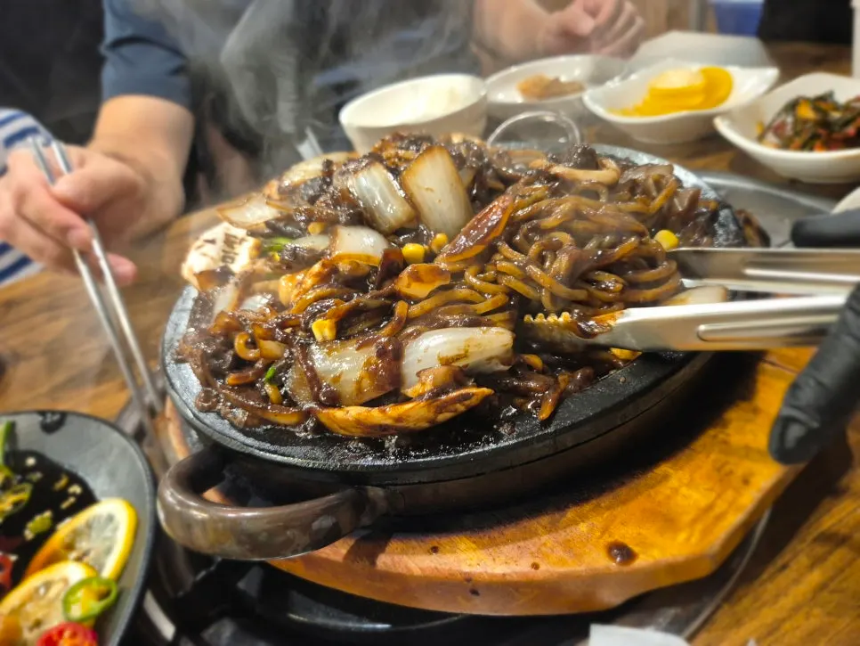 Table view during the meal at Dami Sik