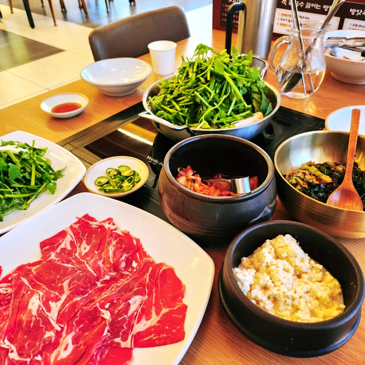 Dongchundang Shabu Shabu Kalguksu Osan Dugok Branch signature photo