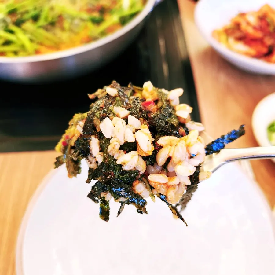 Bassak bulgogi served with rice
