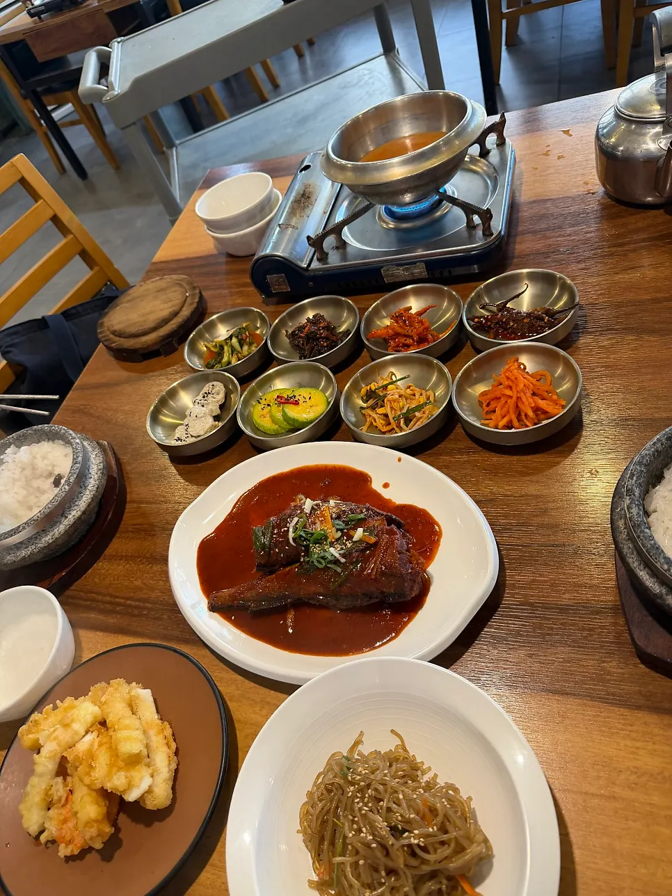 돌솥밥과 청국장, 코다리조림 한상