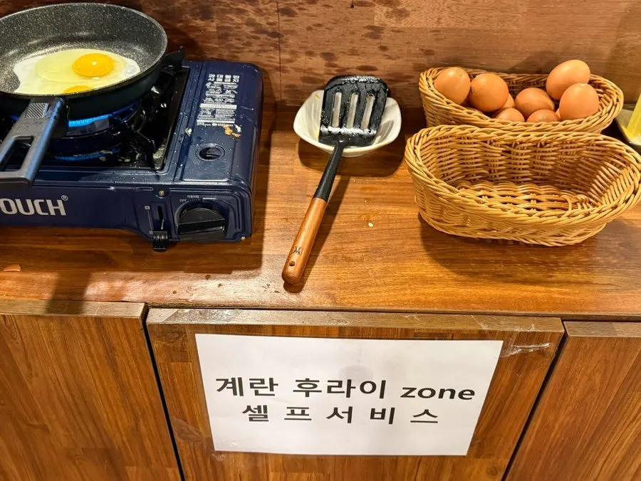 밥 무한리필용 전기밥솥 네 대