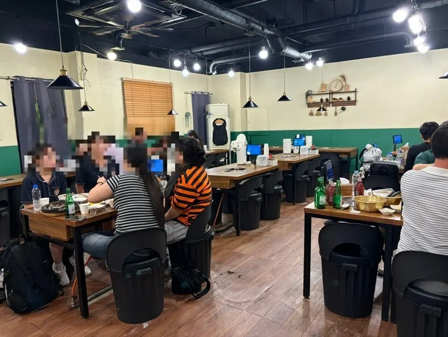View of the tables inside Dami Sik