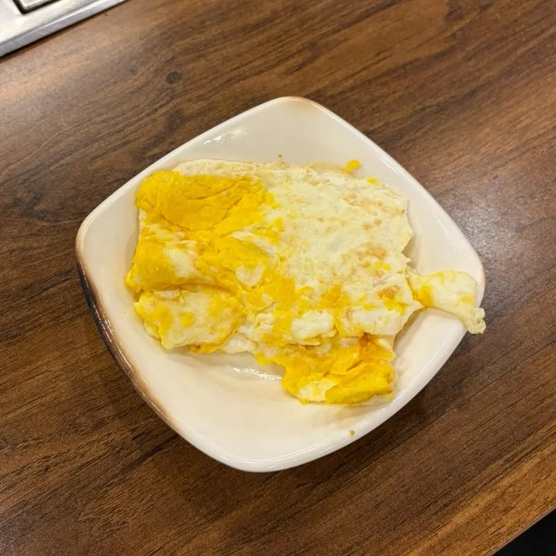 Free fried egg served at Dami Sik
