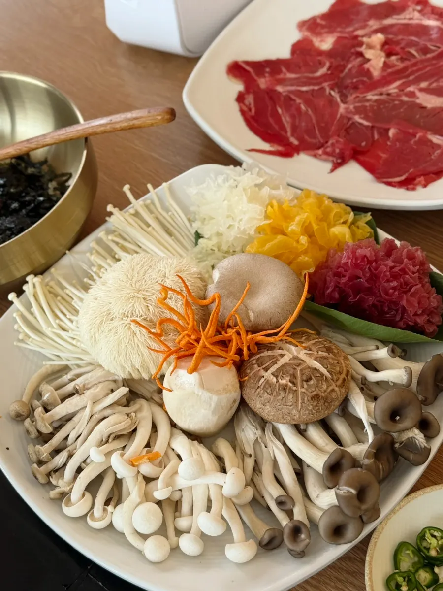 동춘당샤브샤브칼국수 오산두곡점 버섯 샤브샤브 상차림