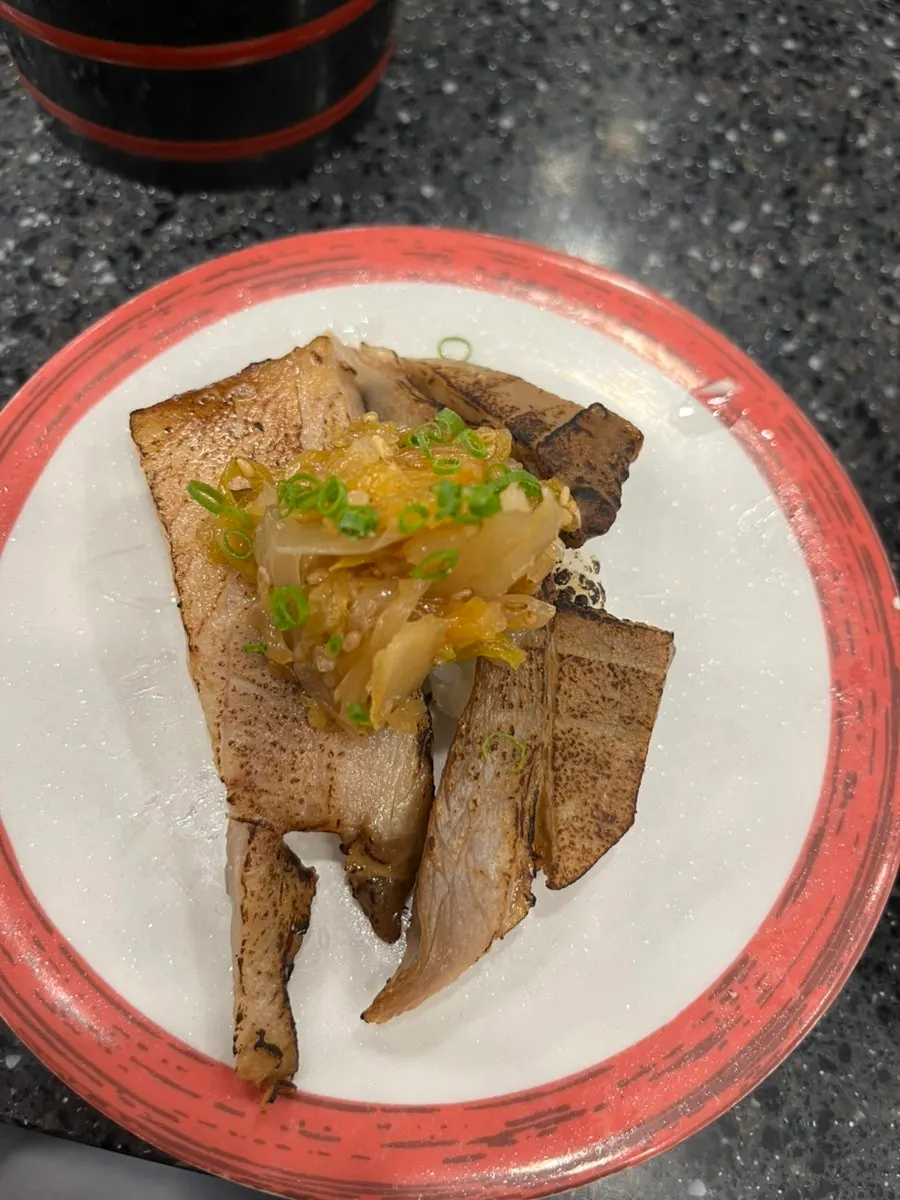 삼겹묵은지초밥 메뉴