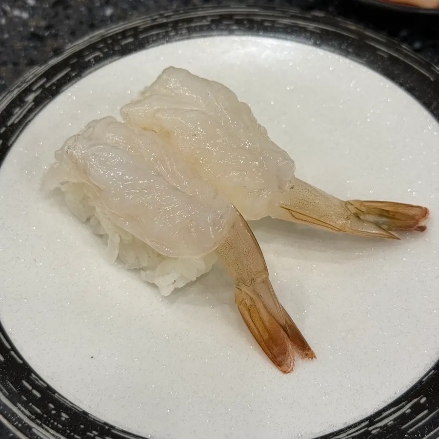 크기가 큰 초밥 한 접시