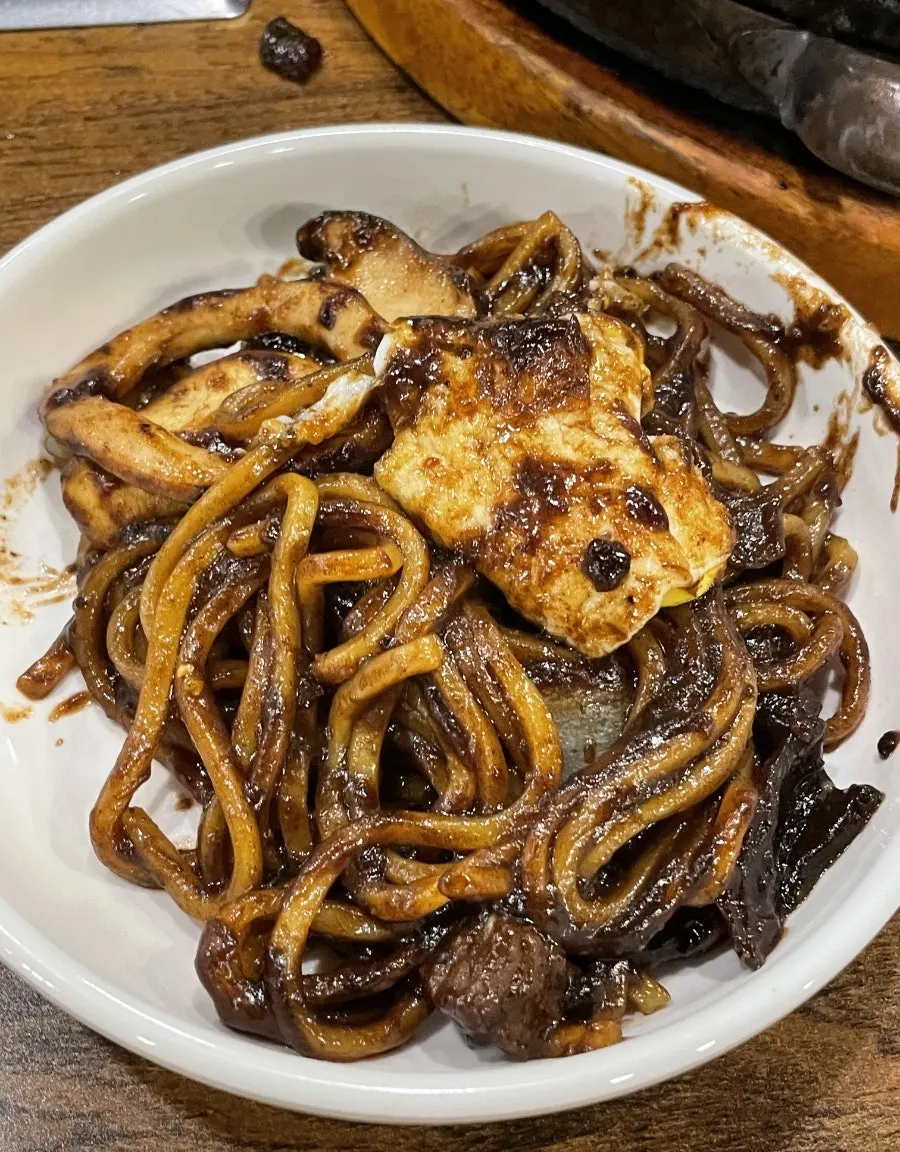 Noodles and toppings lifted from the jjamppong bowl