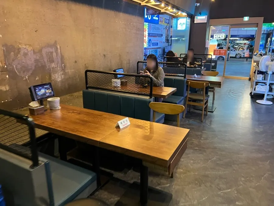Area around the entrance of Beer Ground Unam Branch