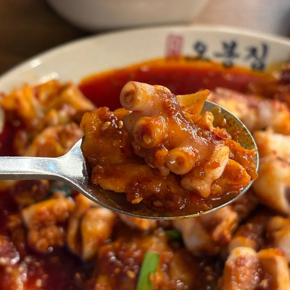 Octopus stir-fry and bossam ready to be eaten