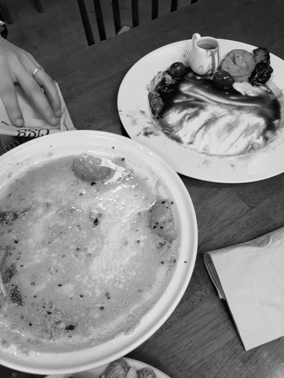 Table at Oseuseu after finishing the meal