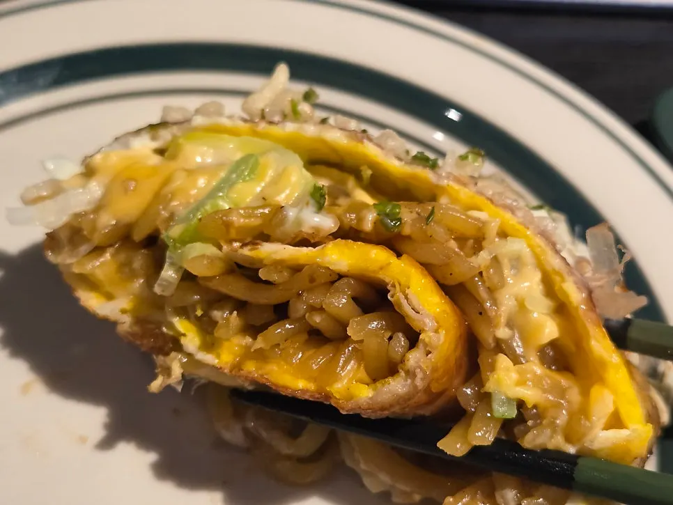 Cross-section showing the chewy yakisoba noodles inside