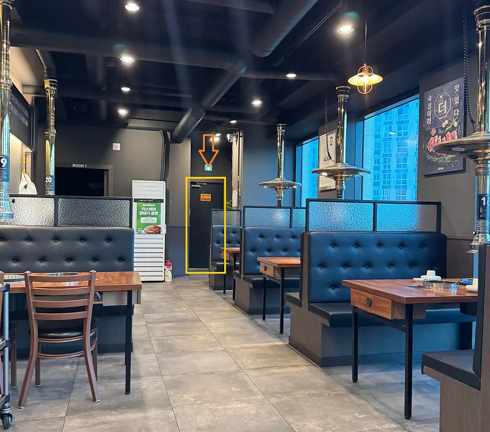 Spacious restaurant with a window view