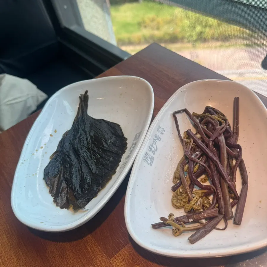 쌈채소와 밑반찬 기본 세팅