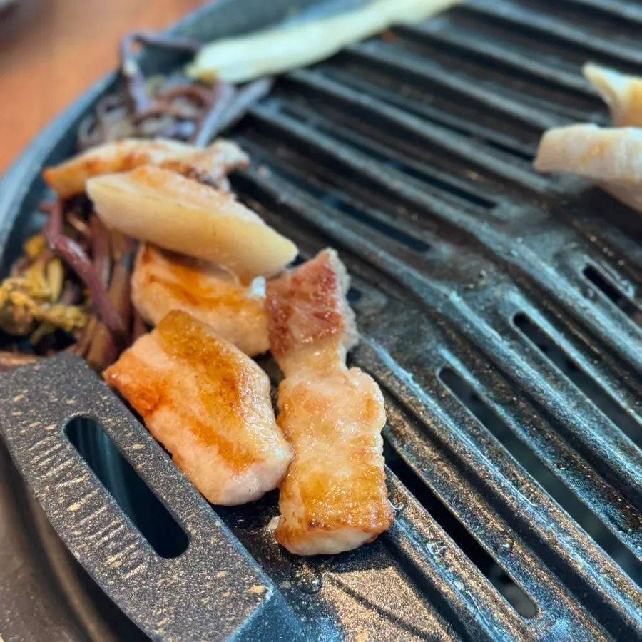 구워진 항정살과 가브리살