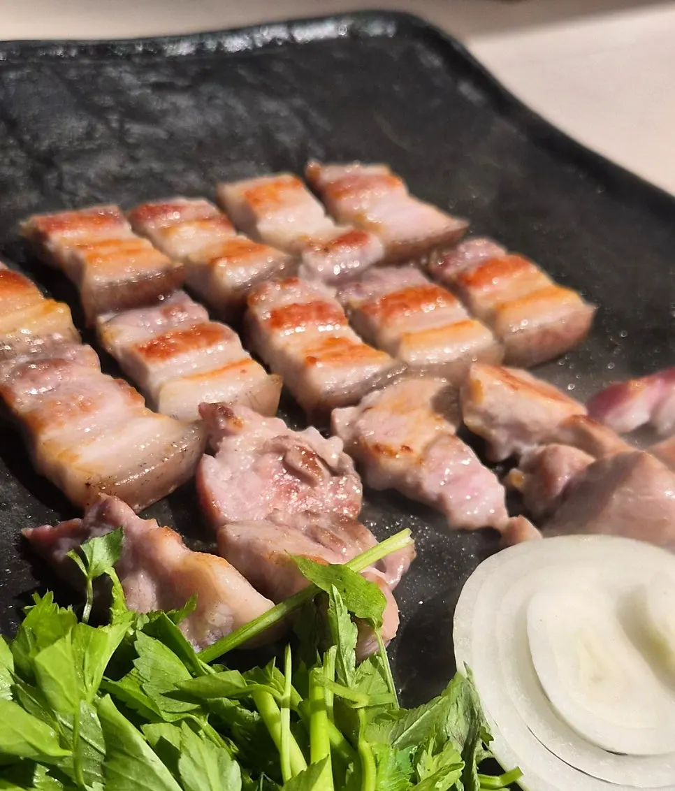 리산 버크셔K 흑돼지 생고기 접시