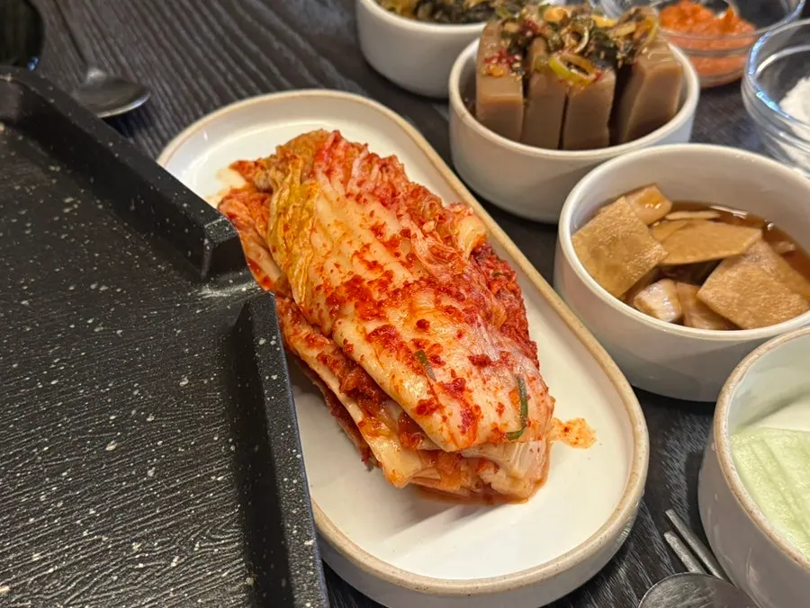 국내산 김치 반찬 접시
