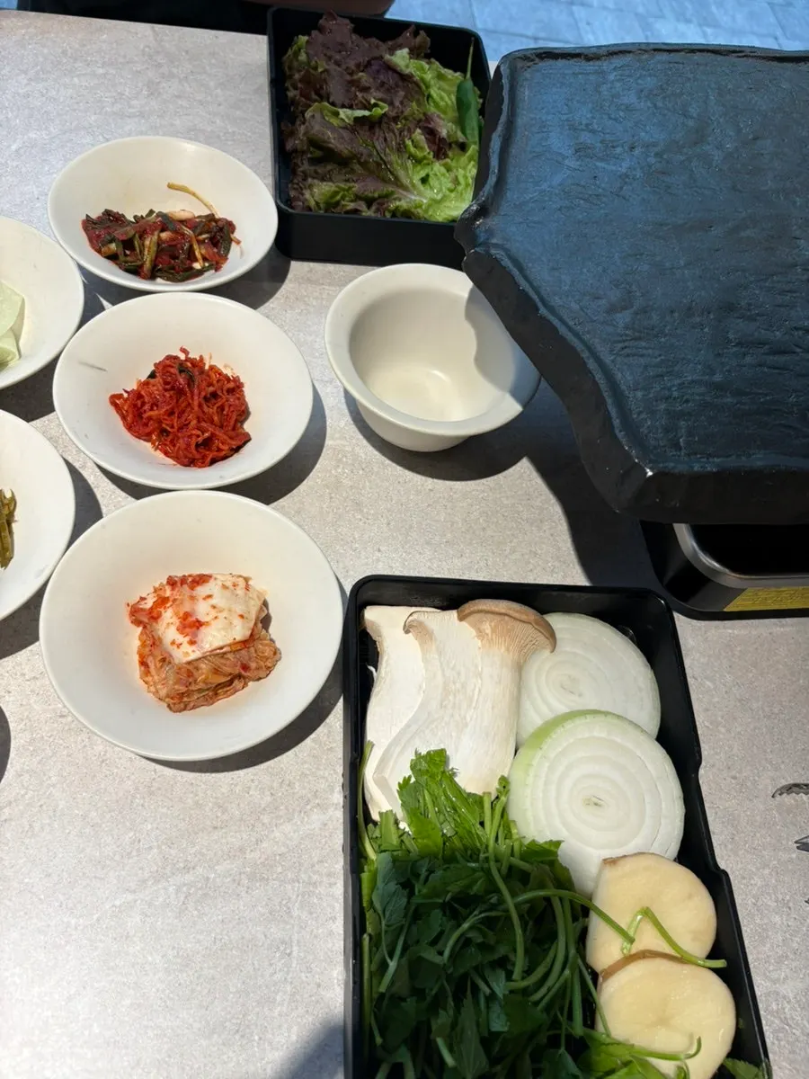 Table set with Saero Omija drink