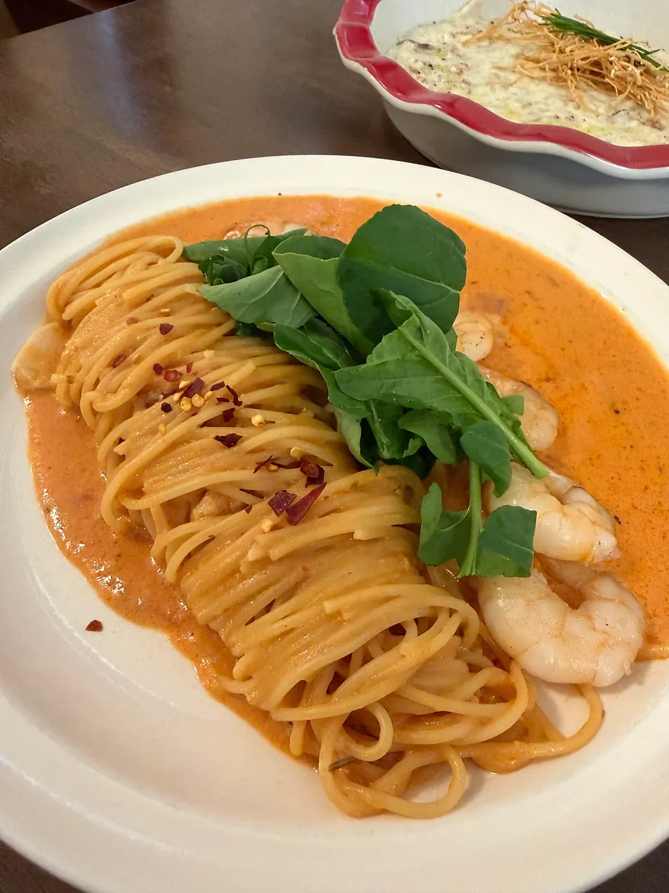 A plate of shrimp rosé pasta at Oseuseu