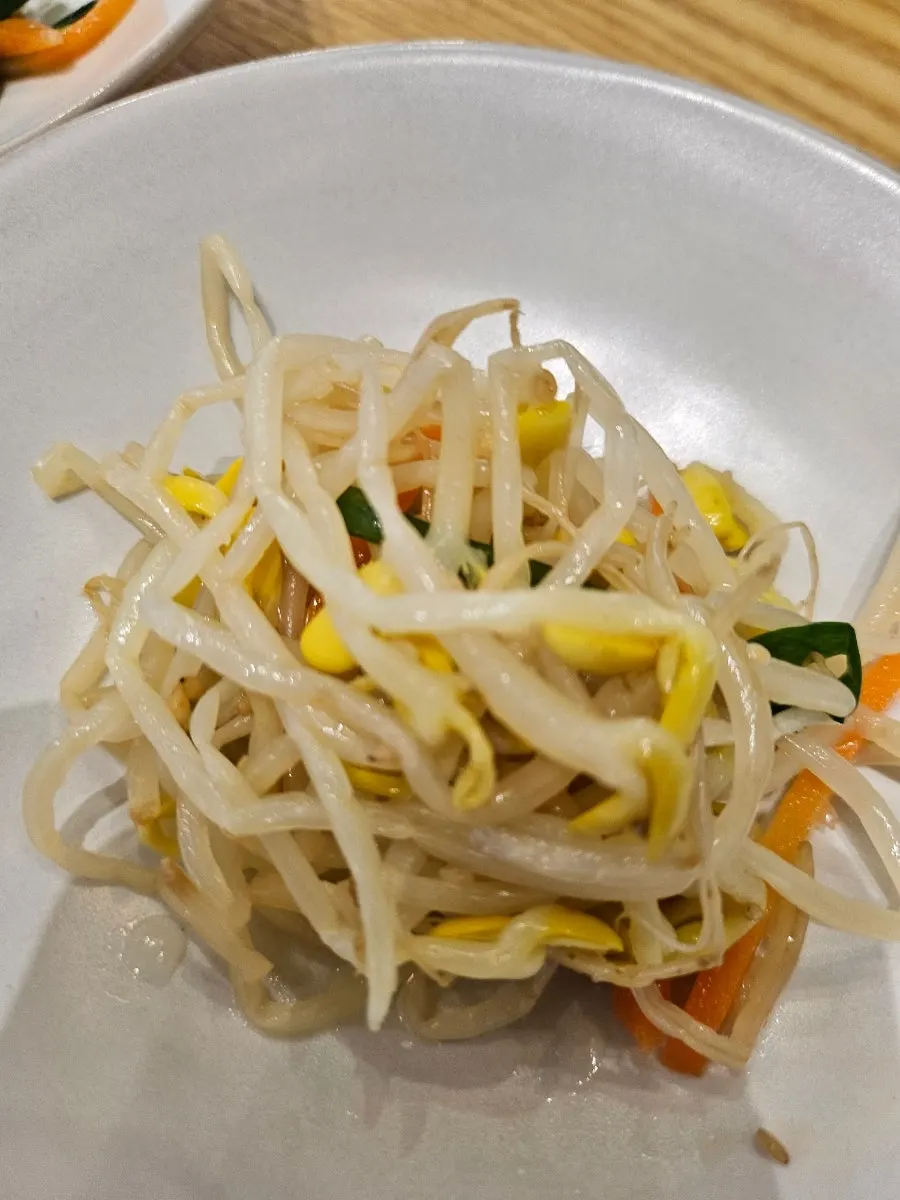 Ossamgak squid stir-fry with vegetables and rice cakes