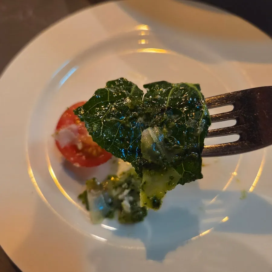 Salad with buffalo mozzarella and basil pesto