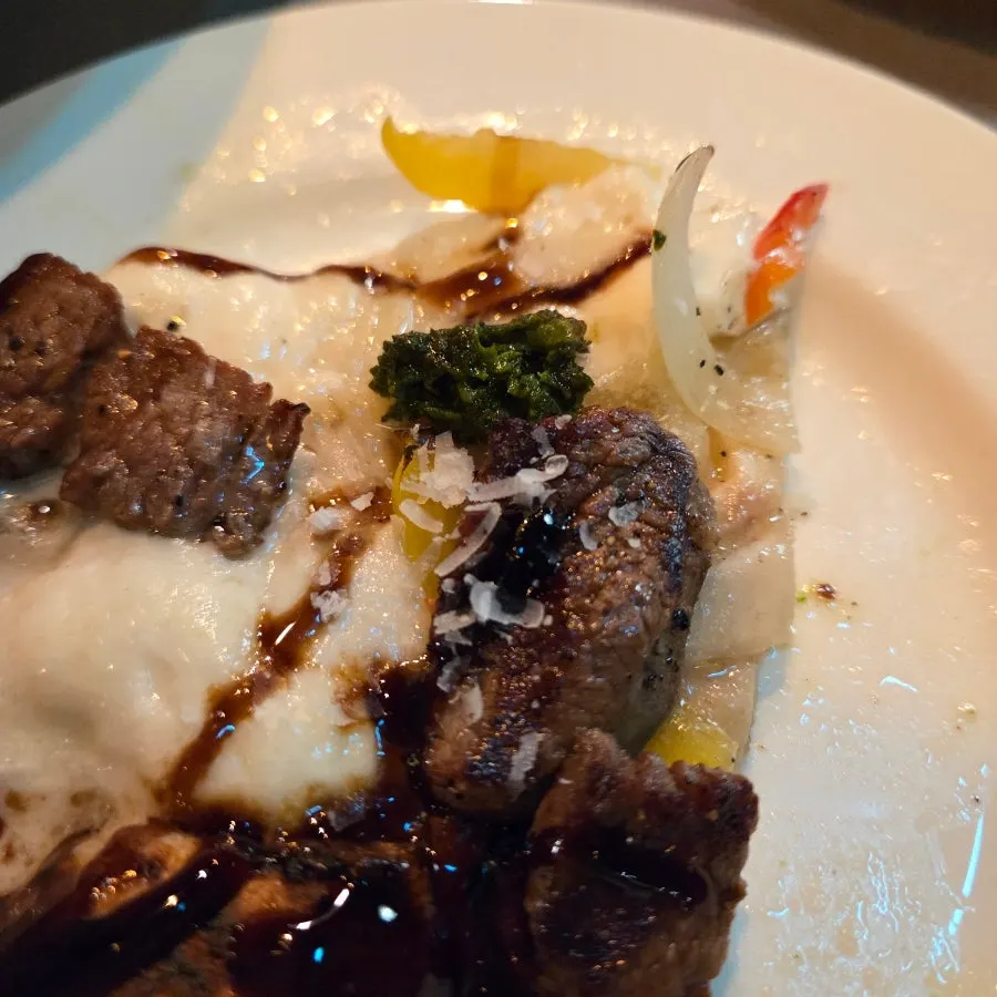 Korean beef pizza with memorable chewy dough