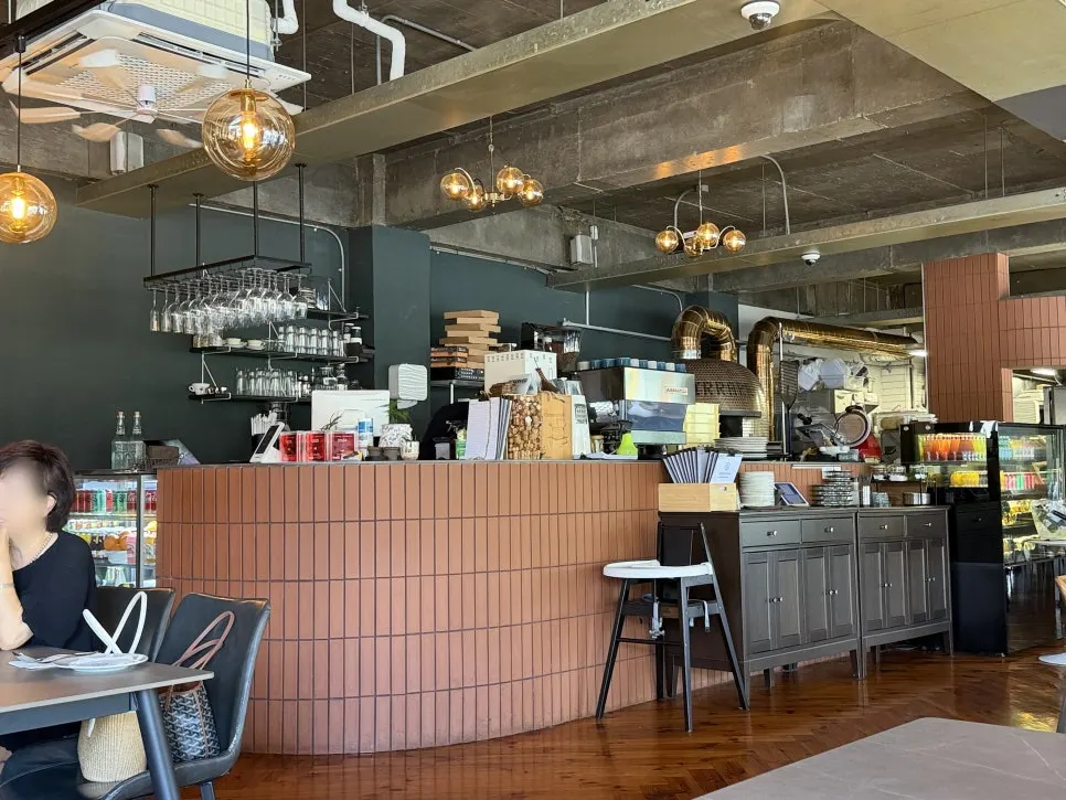 Osteria Hyeon interior and group dining table